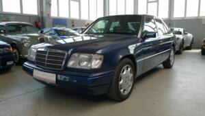 Afbeelding 25/40 van Mercedes-Benz E 420 (1993)