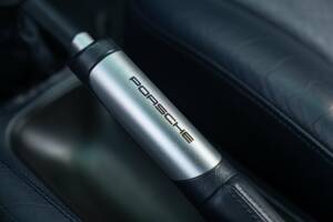 Immagine 37/50 di Porsche 911 Carrera 4S (1996)