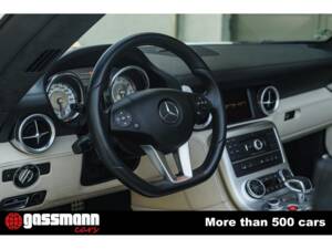 Image 8/15 de Mercedes-Benz SLS AMG Roadster (2012)