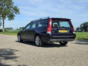 Image 4/39 of Volvo V 70 2.4 (2006)
