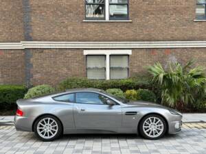Image 22/49 of Aston Martin V12 Vanquish S (2005)
