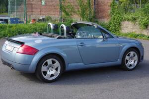 Image 5/20 de Audi TT 3.2 quattro (2004)
