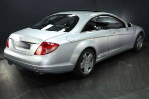 Image 2/30 of Mercedes-Benz CL 500 (2006)