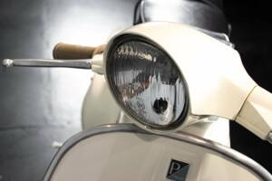 Image 9/41 de Piaggio Vespa 50 SS (1966)