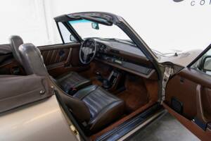 Image 14/36 of Porsche 911 Carrera 3.2 (1984)