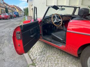 Image 32/81 de MG MGB (1976)
