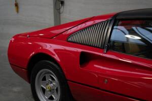 Bild 28/85 von Ferrari 308 GTSi Quattrovalvole (1985)