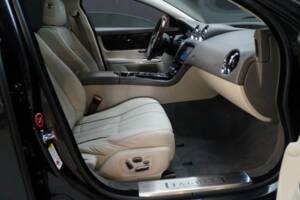 Image 31/32 of Jaguar XJ 5.0 (2011)