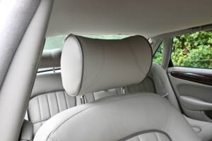 Immagine 35/50 di Jaguar XJ 8 Executive (2002)