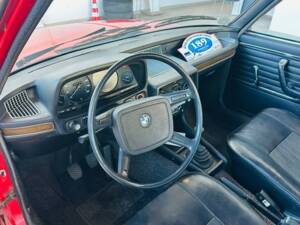 Imagen 10/16 de BMW 520 (1975)