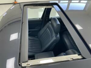 Image 22/40 de Mercedes-Benz 560 SEL (1987)