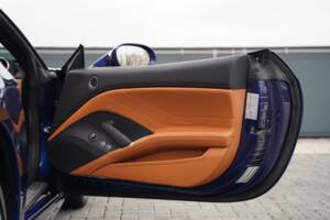 Bild 14/50 von Ferrari California T (2016)