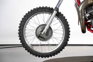 Image 14/50 of CZ 250 (1977)