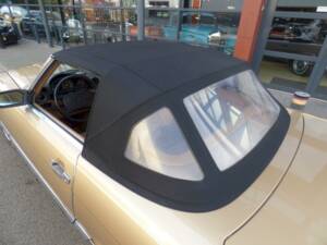 Image 14/36 de Mercedes-Benz 560 SL (1988)