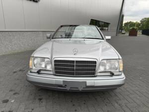 Bild 16/50 von Mercedes-Benz E 320 (1995)