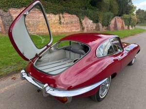Immagine 12/29 di Jaguar E-Type (1970)