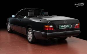 Bild 3/9 von Mercedes-Benz 300 CE-24 (1992)