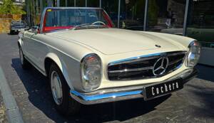 Afbeelding 3/34 van Mercedes-Benz 280 SL (1968)