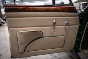 Image 25/32 of Jaguar Mk II 3.4 (1967)