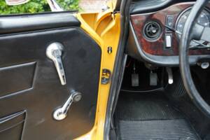 Image 36/50 of Triumph TR 6 (1971)