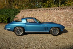 Bild 42/50 von Chevrolet Corvette Sting Ray (1966)