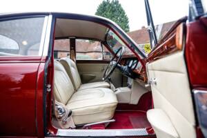 Image 29/42 of Jaguar Mk II 3.8 (1962)