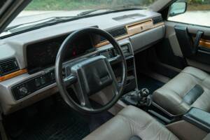 Image 32/50 de Volvo 780 Bertone 2.4 TD (1987)