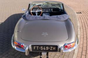Immagine 8/8 di Jaguar E-Type 4.2 (1965)