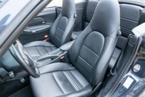 Image 40/50 of Porsche 911 Carrera 4S (2003)