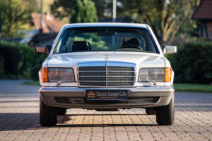 Image 6/44 de Mercedes-Benz 500 SEL (1984)