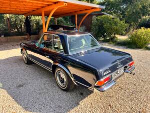 Image 4/26 de Mercedes-Benz 280 SL (1968)