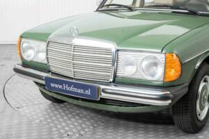 Afbeelding 18/50 van Mercedes-Benz 300 D (1978)