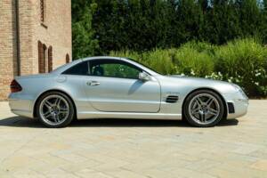 Immagine 4/50 di Mercedes-Benz SL 65 AMG (2005)