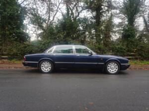 Bild 7/17 von Daimler Eight LWB (2000)
