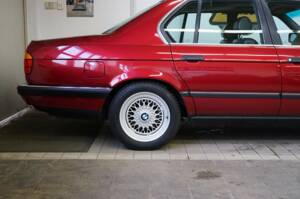 Bild 29/33 von BMW 750i (1991)