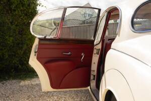 Image 44/50 of Jaguar Mk II 2.4 (1967)