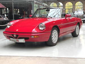 Immagine 6/27 di Alfa Romeo 2.0 Spider (1992)