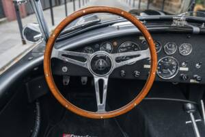 Image 9/16 of AC Cobra 427 (1965)