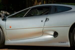 Image 24/50 of Jaguar XJ 220 (1993)
