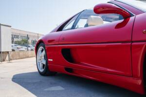 Bild 50/100 von Ferrari F 355 F1 GTS (1998)