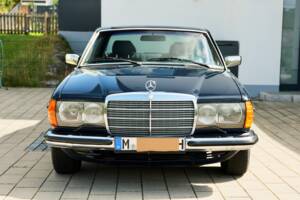 Bild 14/99 von Mercedes-Benz 230 CE (1983)