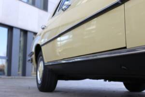 Bild 18/76 von Mercedes-Benz 280 SE (1977)