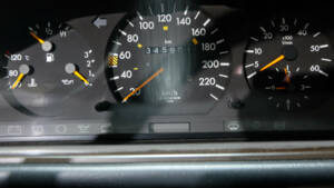 Imagen 22/40 de Mercedes-Benz 250 TD (1990)