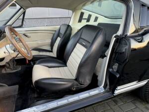 Image 17/36 of Ford Mustang 390 GTA (1966)