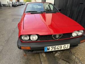 Image 5/8 of Alfa Romeo GTV 2.0 (1985)
