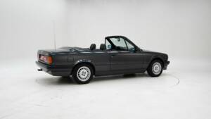 Bild 2/15 von BMW 318i (1992)