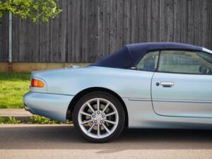 Bild 3/31 von Aston Martin DB 7 Vantage Volante (2001)