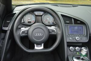 Image 35/50 of Audi R8 Spyder 4.2 FSI Quattro (2011)