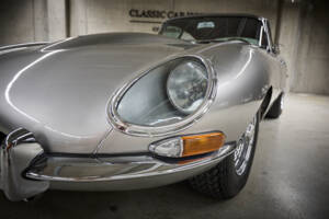 Image 18/99 of Jaguar E-Type 3.8 (1964)
