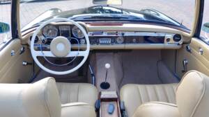 Image 25/28 of Mercedes-Benz 230 SL (1965)
